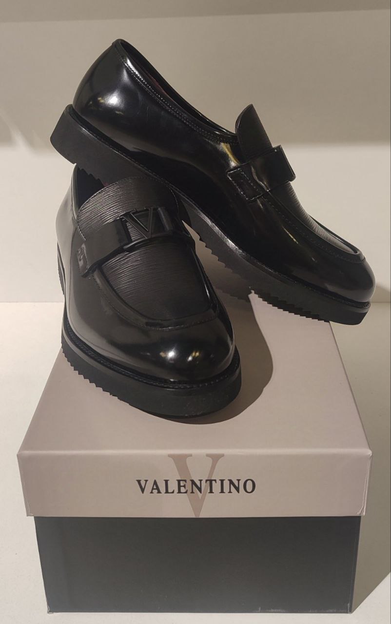 Туфли мужские VALENTINO черного цвета. арт. 19531-АЕGC.V. разного размера. производство Италия