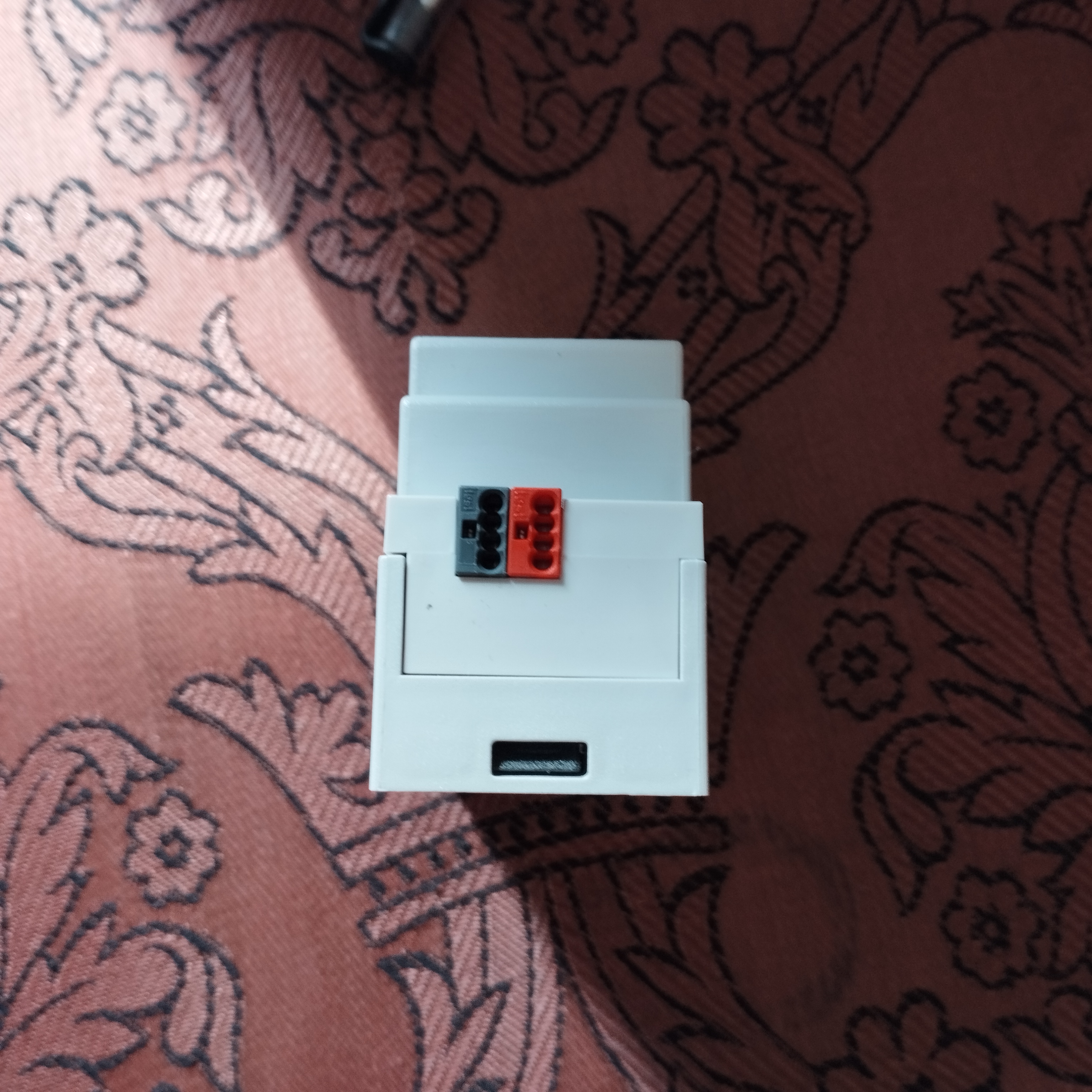Универсальный модуль ввода-вывода MDT KNX. 0-10V/0-20mA. арт. AIO-0410V.01. без признаков износа. в комплекте с инструкцией. новое